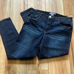 Women’s Democracy size 10 “Ab” Solution skinny jeans